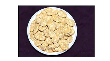 Okhli Musal Brand Halwai Made Special Marwari Rewari / Revari / Rewadi, Sweet Crunchy Gur ki rewadi ( Sesame Seed & Jaggery ) Rewadi Gachak | Sweets Indian Mithai-240gm(Pack Of 1x240gm)